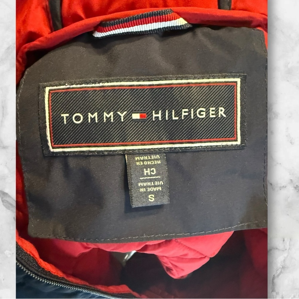 Kids Tommy Hilfiger quilted jacket size S - Picture 3 of 4